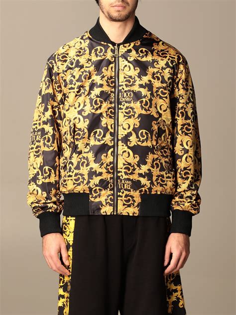 chaquetas versace.